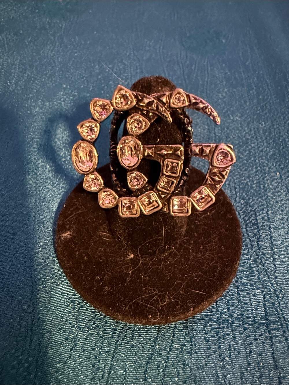 Crystal Gucci Logo Statement Ring in black metal